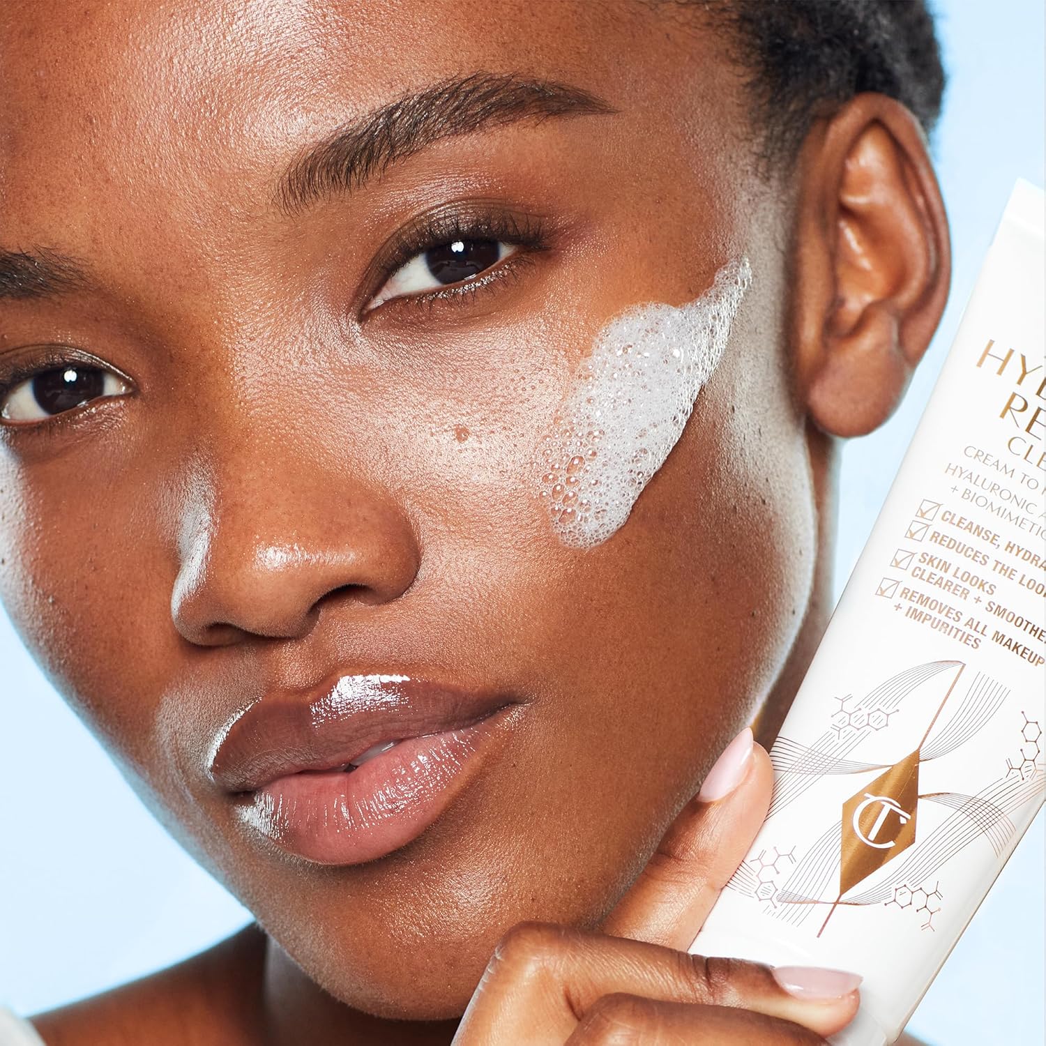 Charlotte Tilbury Magic Hydration Revival Facial Cleanser – Gentle Foaming Face 