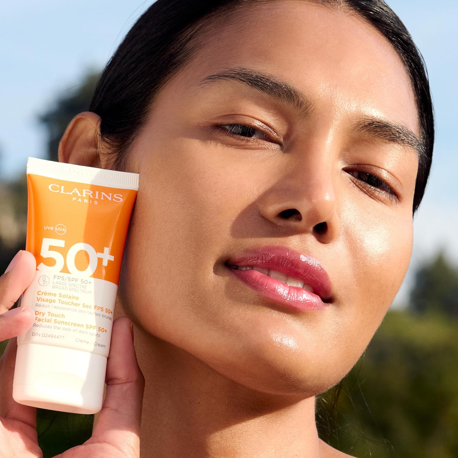 Clarins Dry Touch Face Sunscreen SPF 50+ | Broad Spectrum UVA/UVB Protection | L